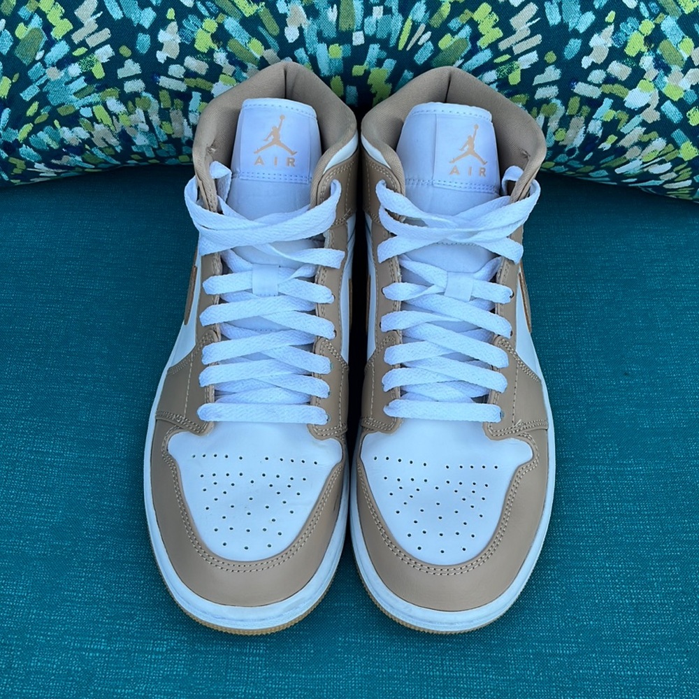 Jordan 1 Mid